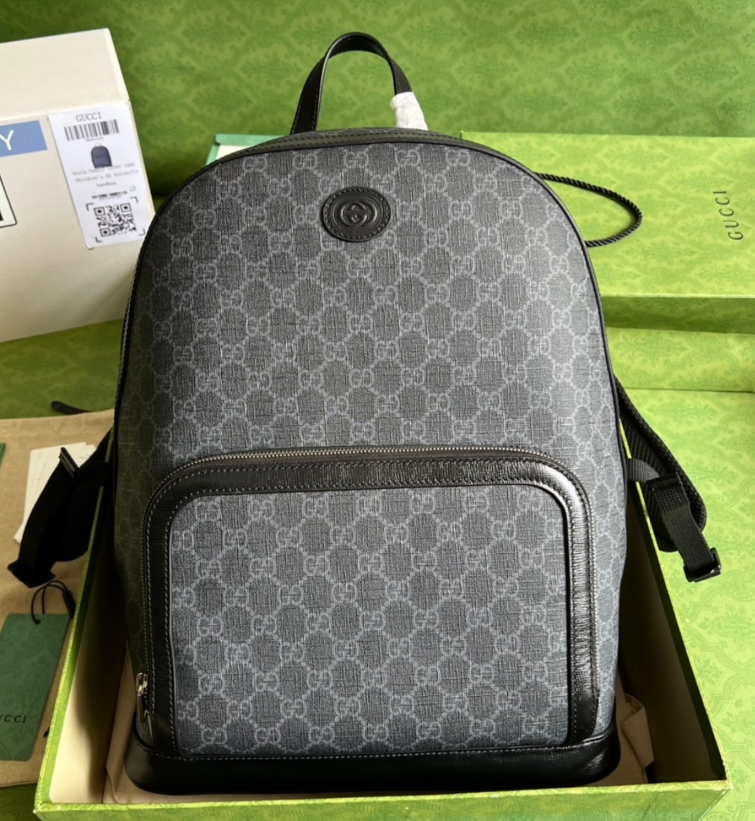 Gucci GG Interlocking Emblem Backpack — vista principal