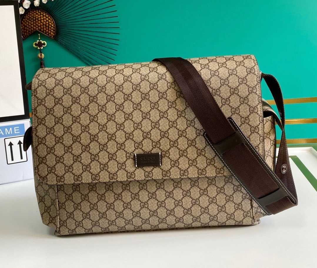 Gucci GG Supreme Flap Messenger Grande — vista principal