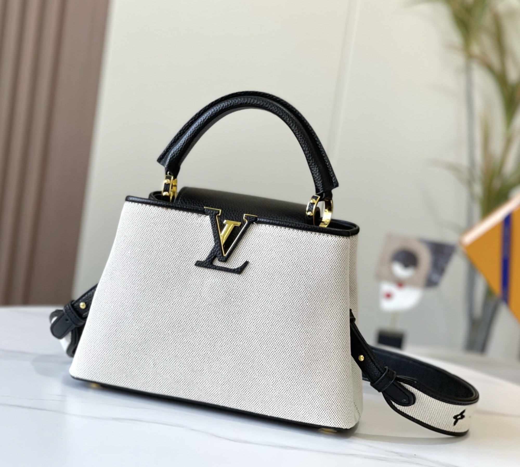 Louis Vuitton Capucines — vista principal