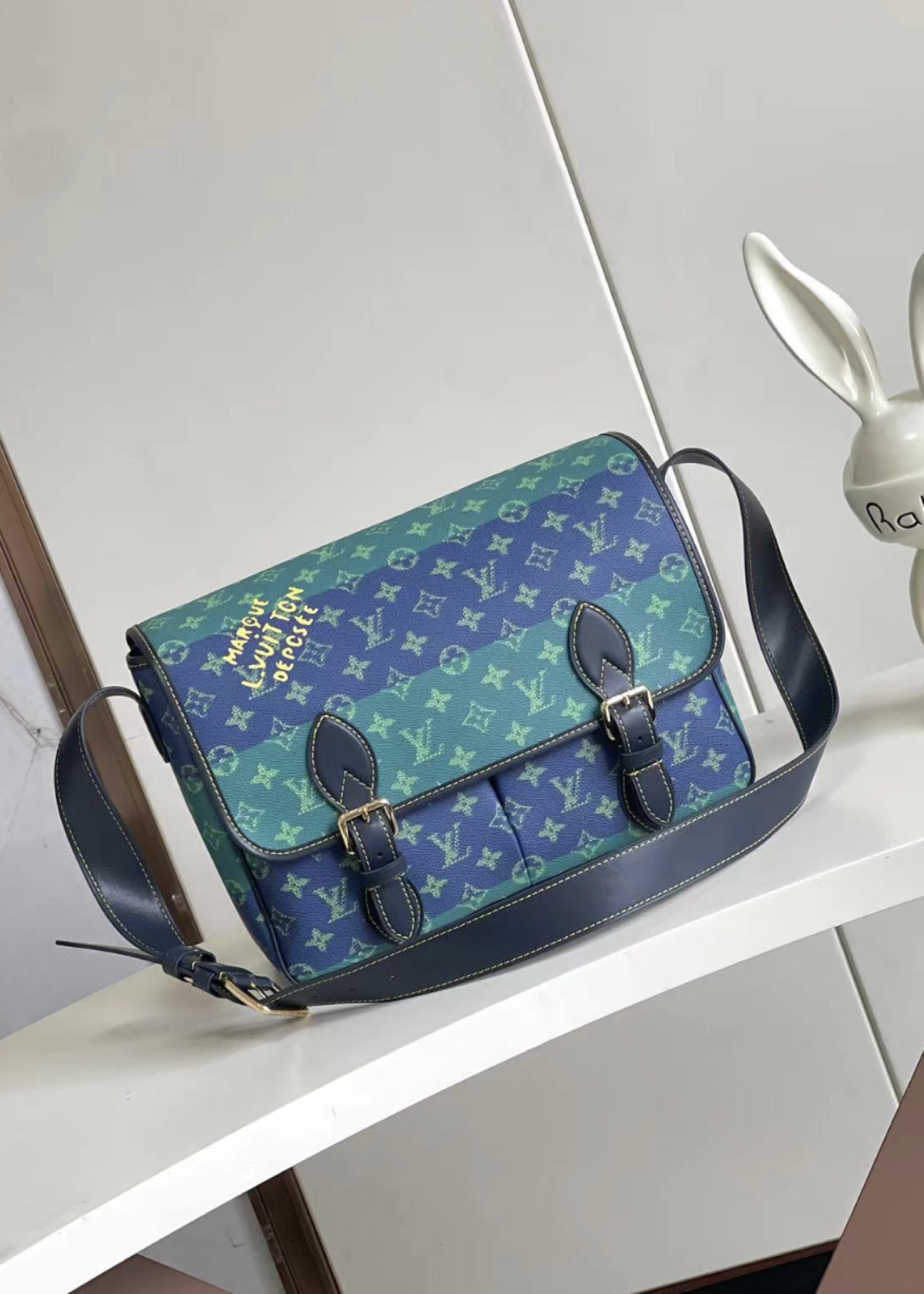 Louis Vuitton Lagune Messenger — vista principal