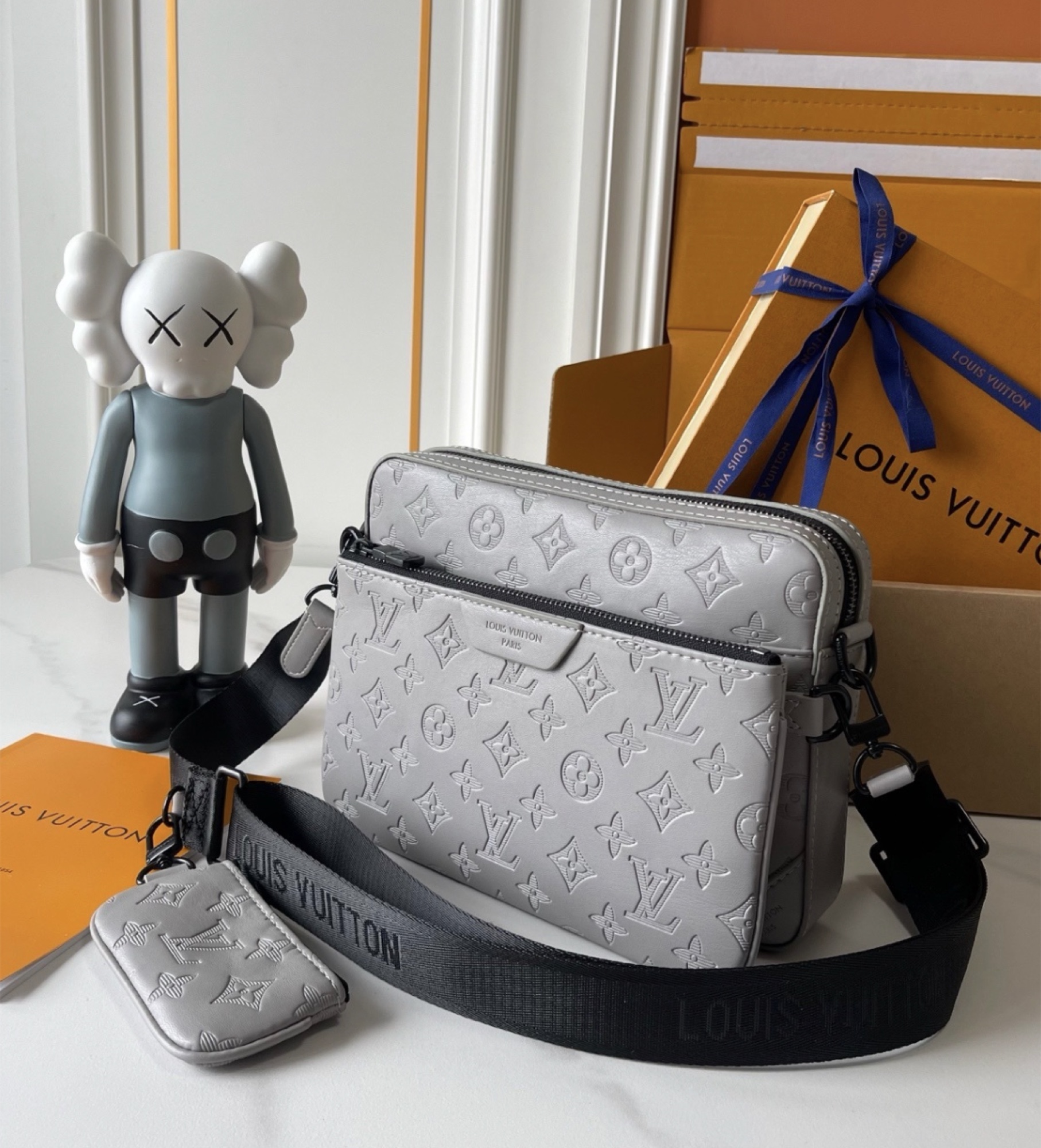 Louis Vuitton Trio Messenger — vista principal
