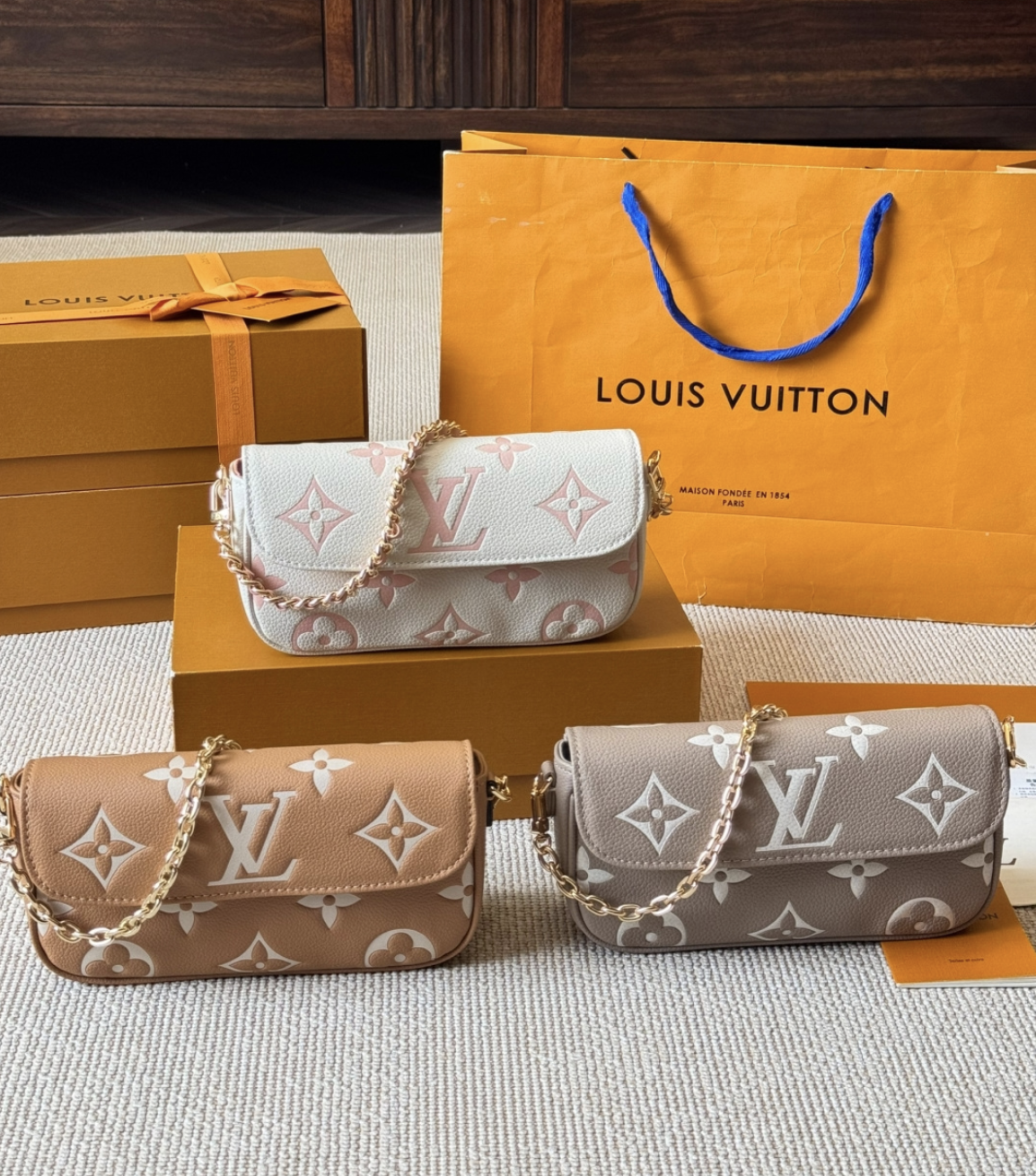 Louis Vuitton Wallet on Chain Ivy — vista principal