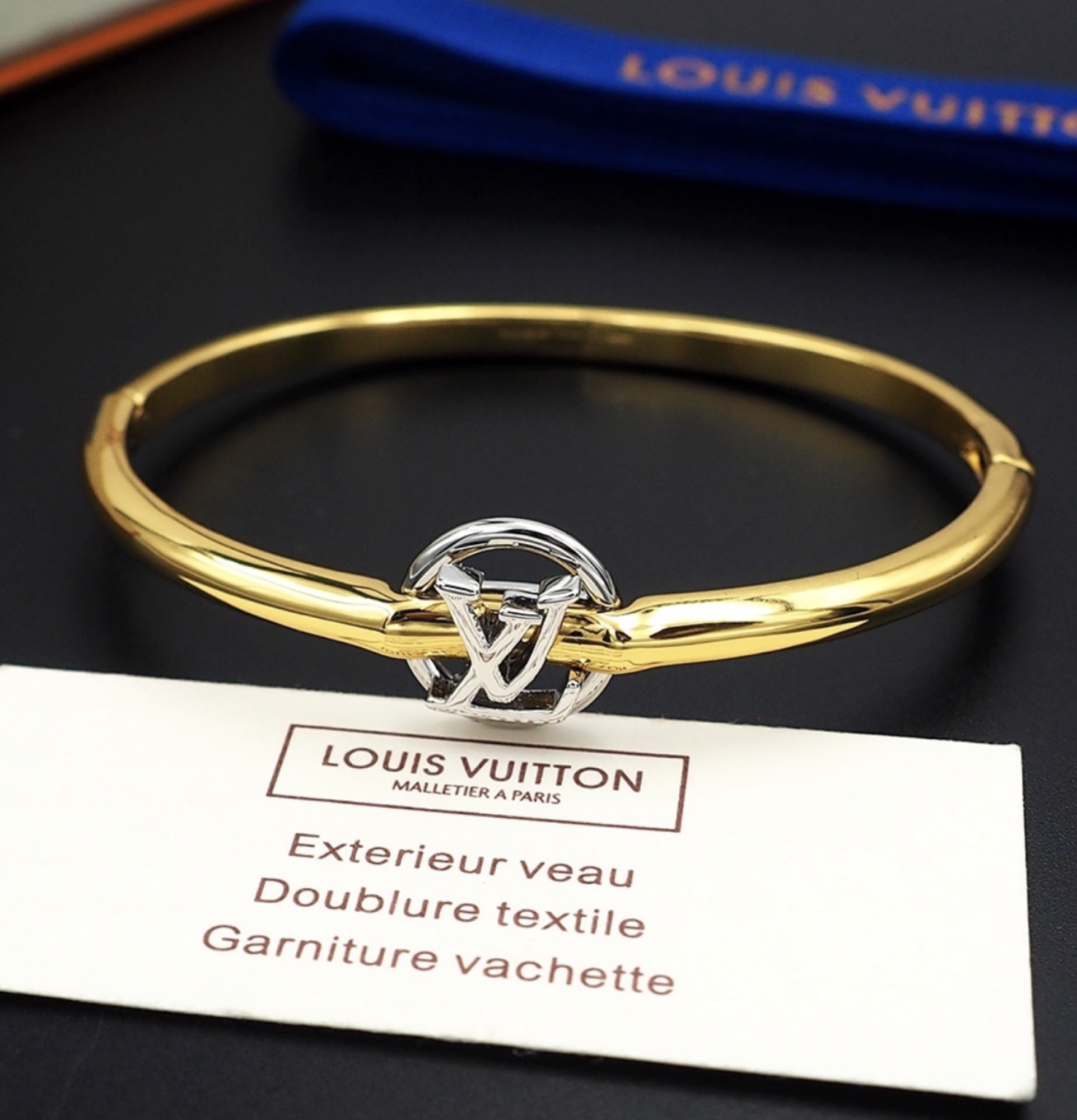 Louis Vuitton Signature Bangle — vista principal