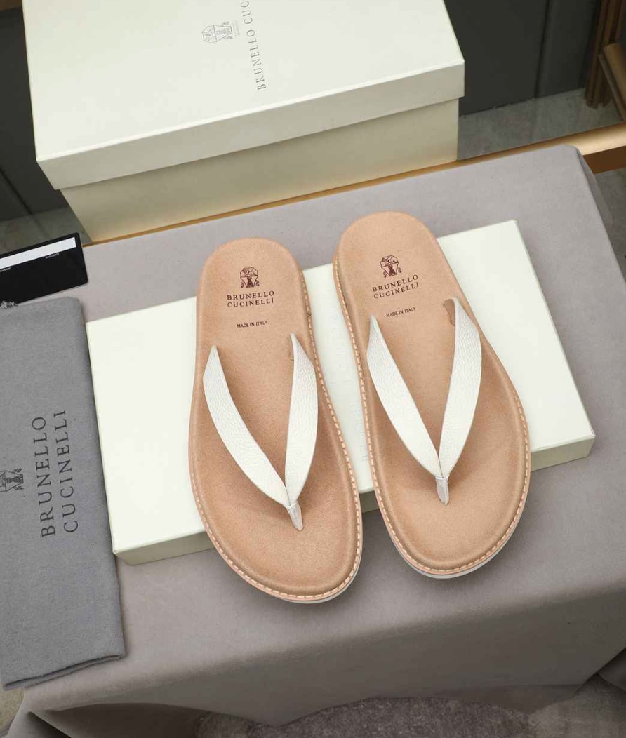 Brunello Cucinelli Leather Thong Slide White — vista principal