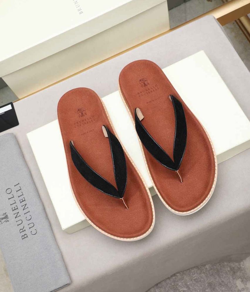 Brunello Cucinelli Suede Thong Slide Black — vista principal