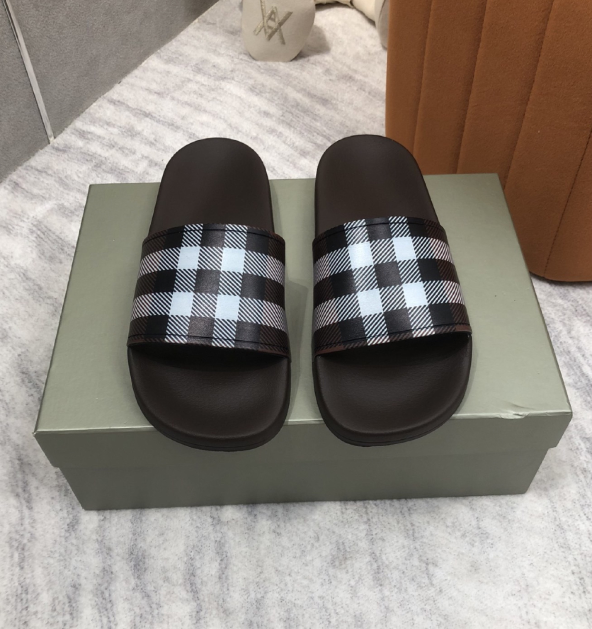 Burberry Belgravia Slide — vista principal