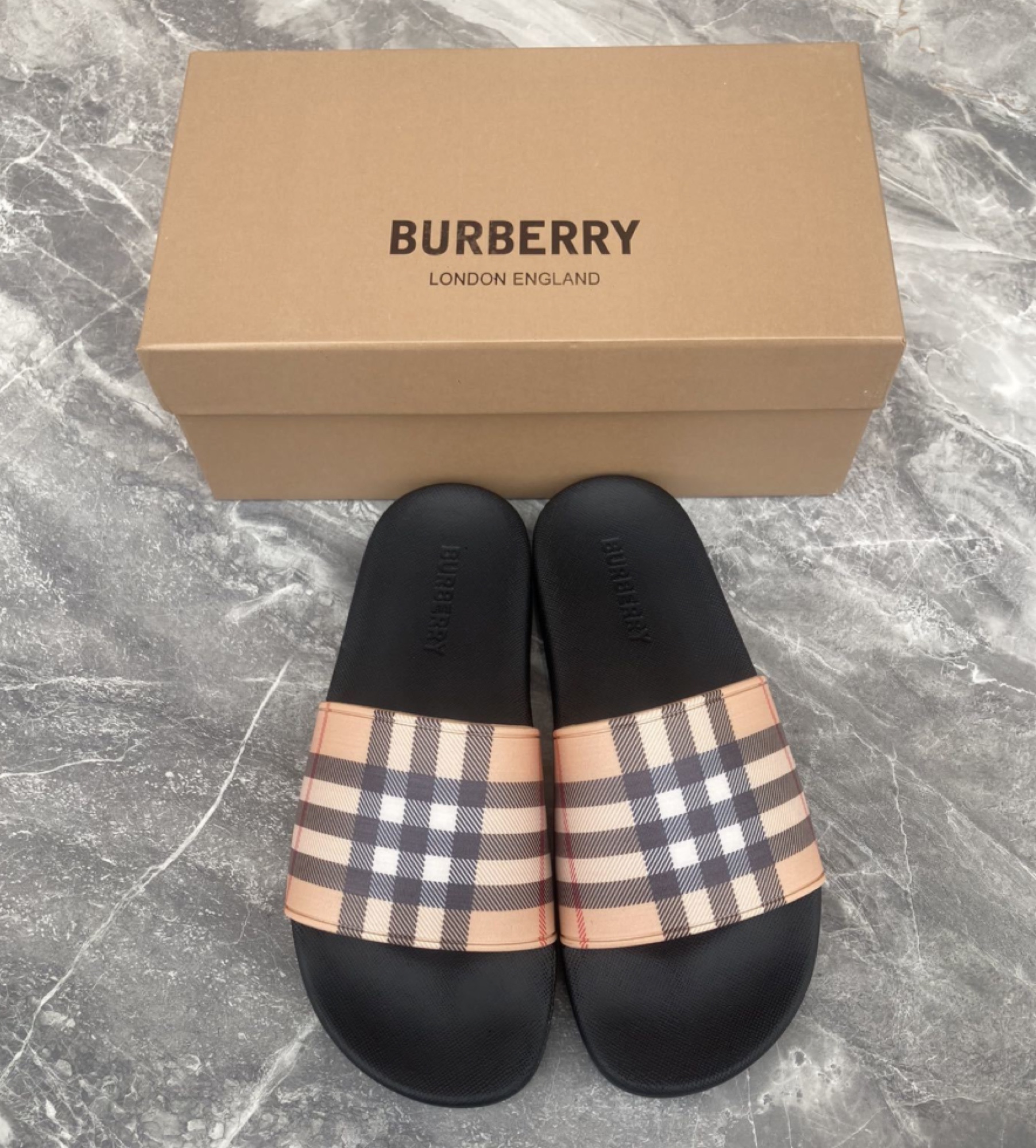 Burberry Piccadilly Slide — vista principal
