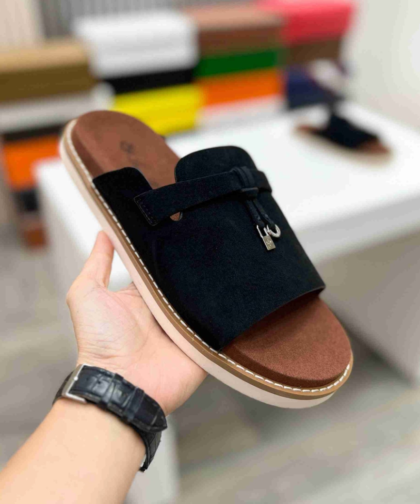 Loro Piana Suede Charm Slide Black — vista principal