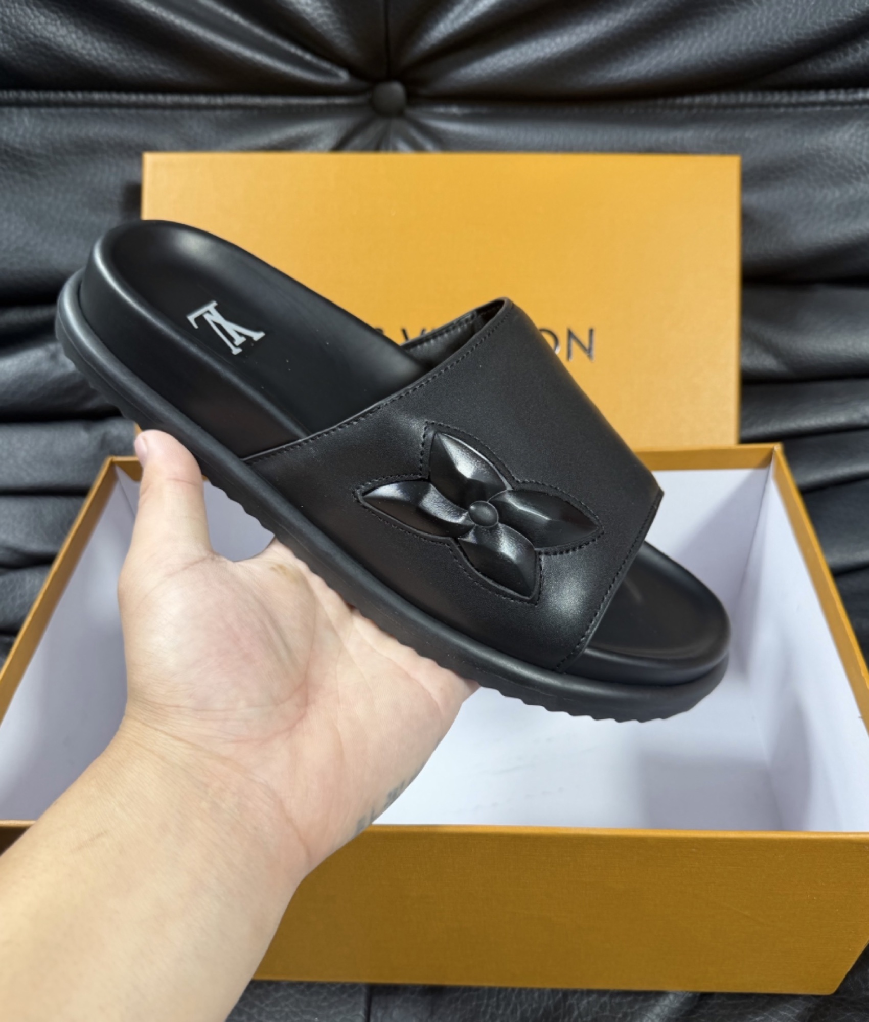 Louis Vuitton Fleur Slide — vista principal
