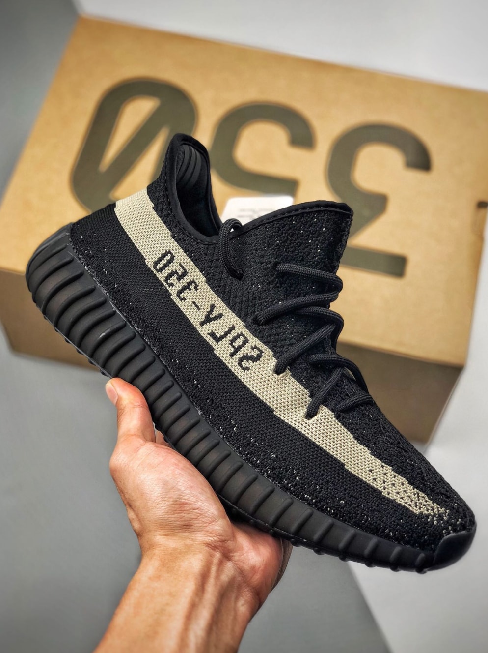Adidas Yeezy Boost 350 V2 Black Green — vista principal