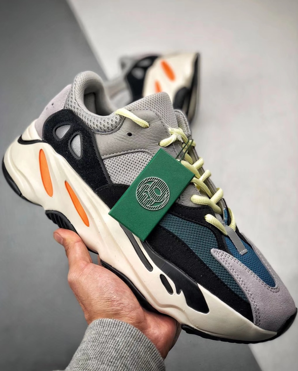 Adidas Yeezy Boost 700 Wave Runner — vista principal