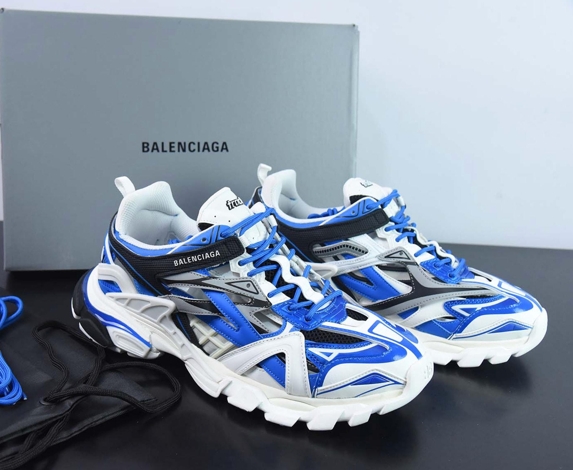 Balenciaga Track.2 Blue White — vista principal