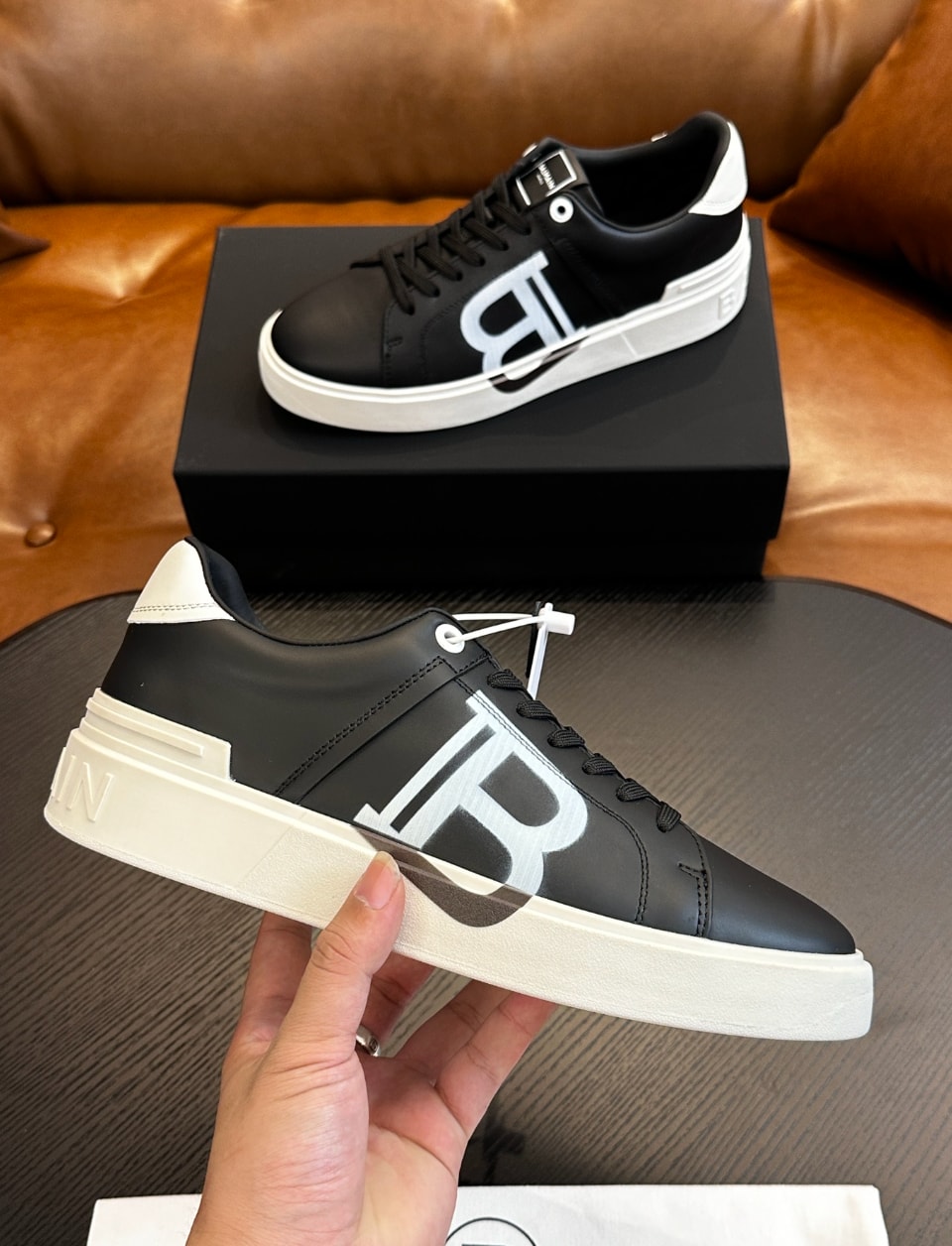 Balmain B-Court Big Logo Sneakers Black White — vista principal