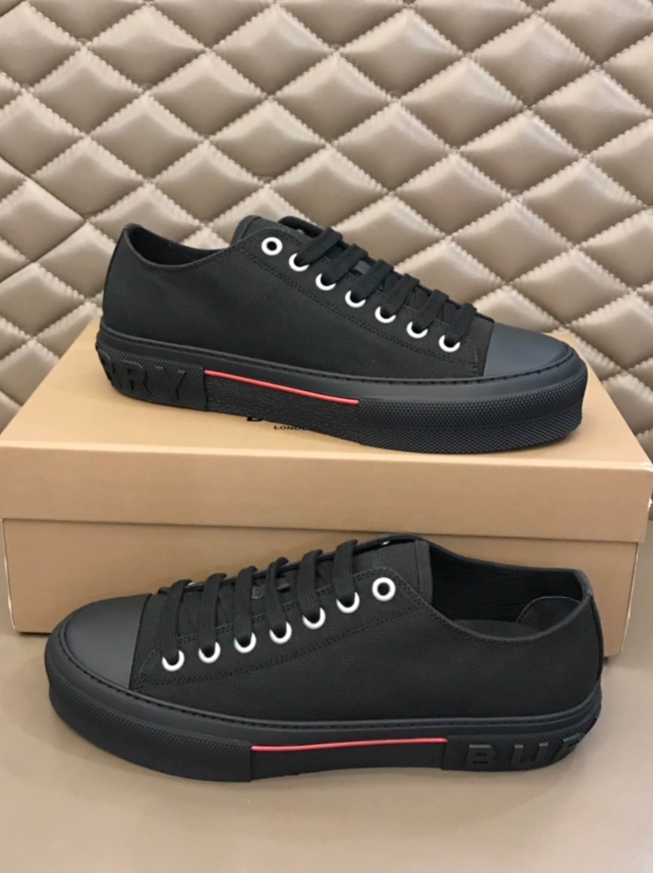 Burberry Canvas Low-Top Sneakers Black — vista principal