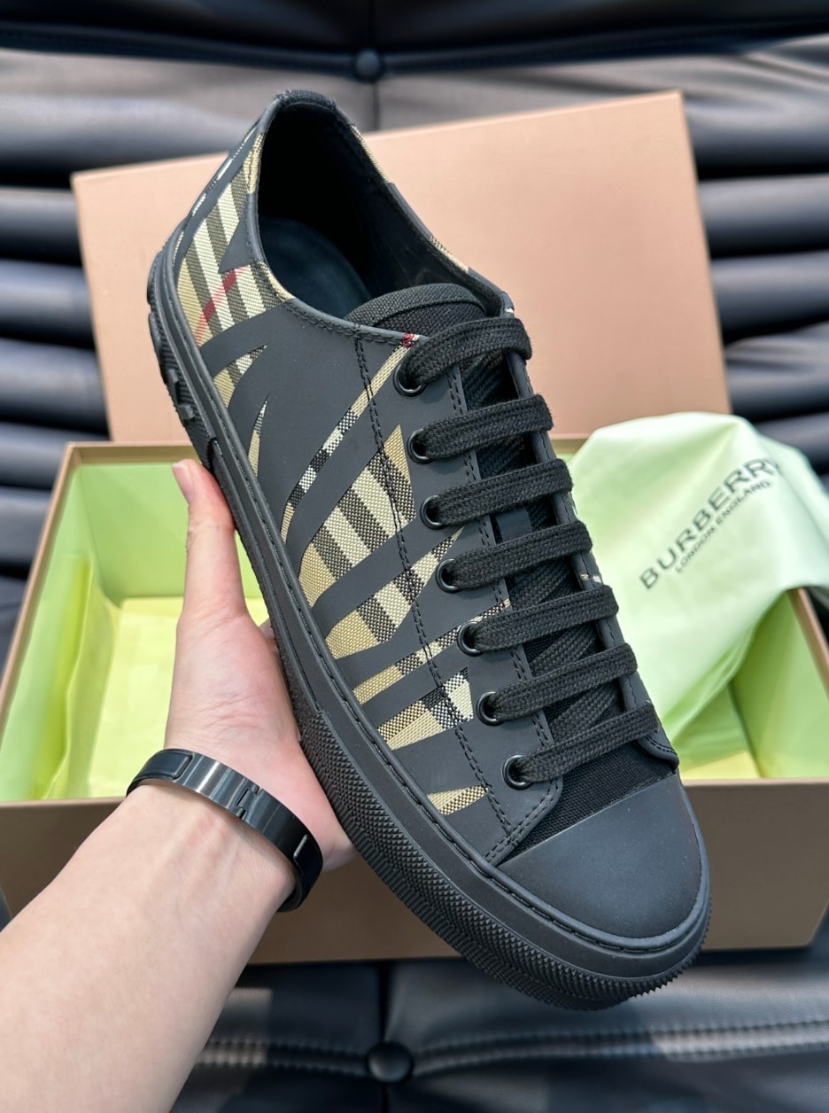Burberry Check Low-Top Sneakers Black — vista principal