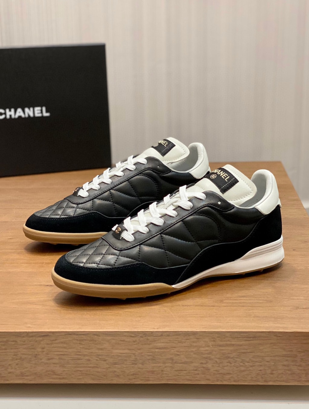 Chanel Quilted Low-Top Black — vista principal