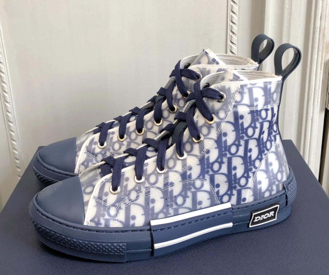 Dior B23 High Oblique Transparent Blue — vista principal