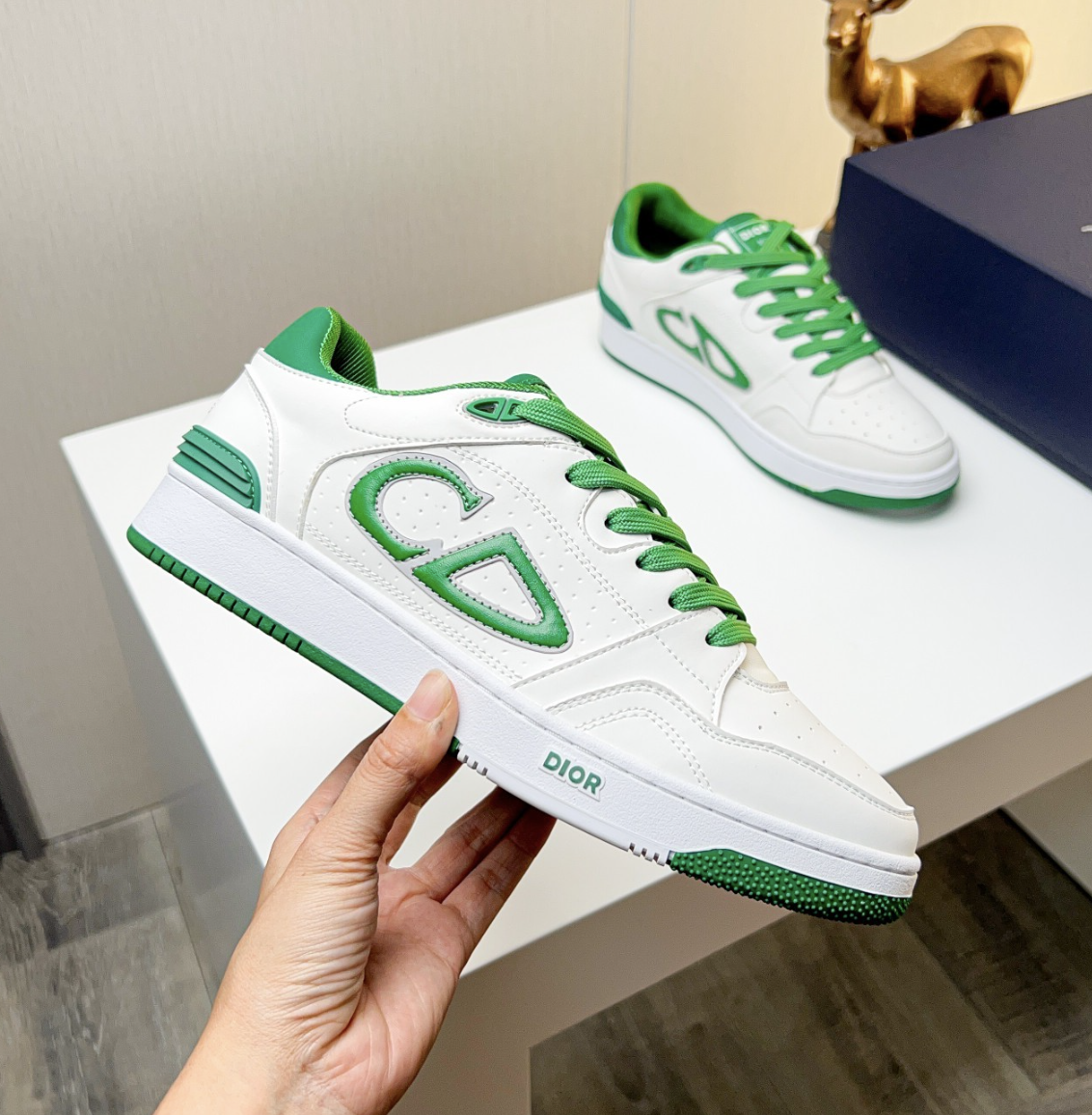 Dior B57 Emerald Green — vista principal
