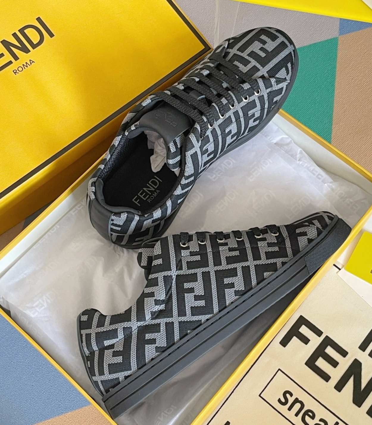 Fendi FF Monogram Low-Top Black Grey — vista principal