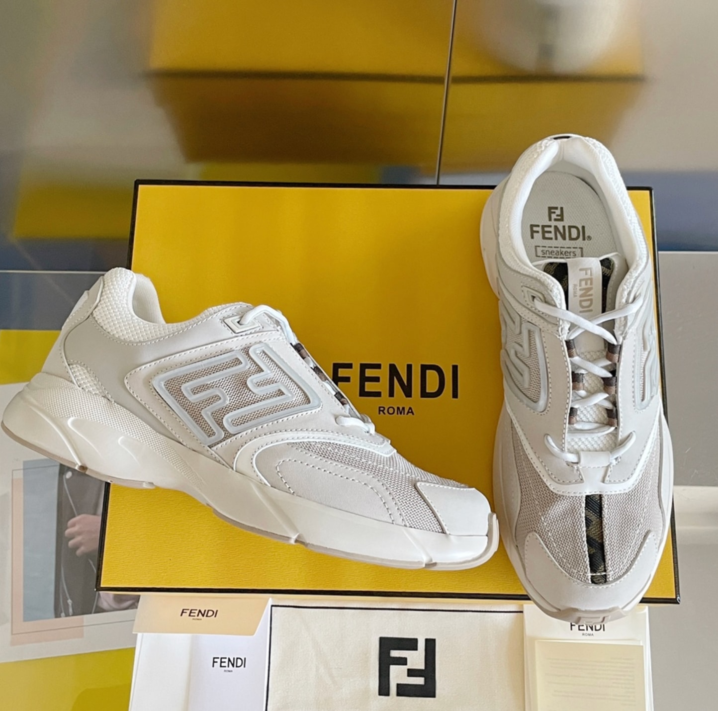 Fendi FF Panel Runner White — vista principal