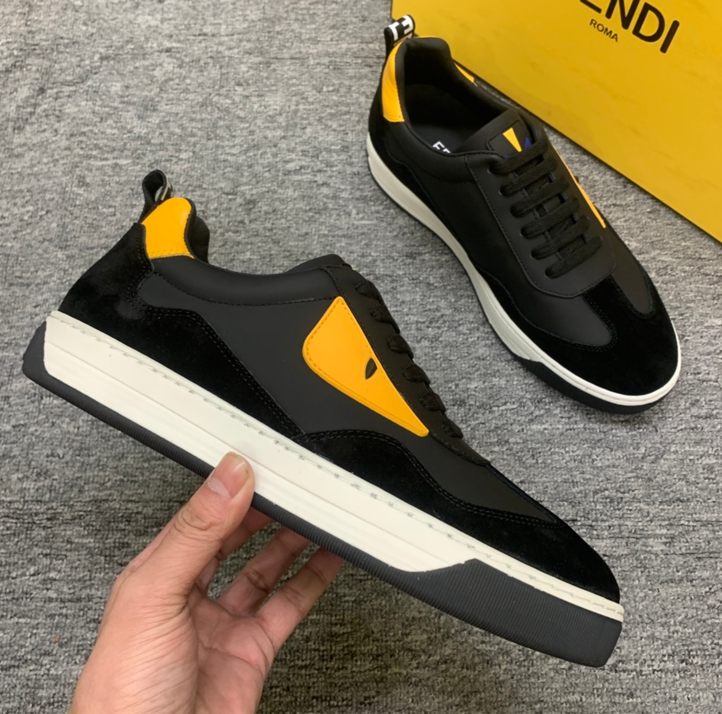 Fendi Monster Eye Runner Black Yellow — vista principal