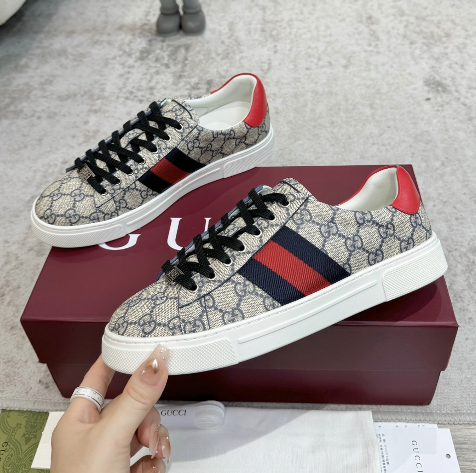 Gucci Ace GG Supreme Beige — vista principal