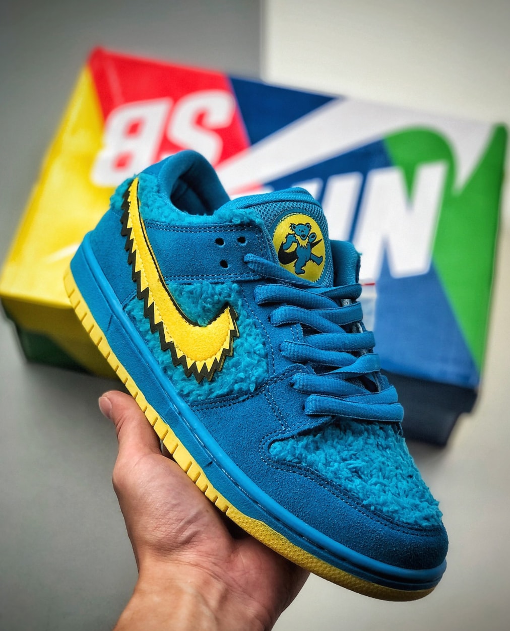 Nike SB Dunk Low Grateful Dead Blue Bear — vista principal