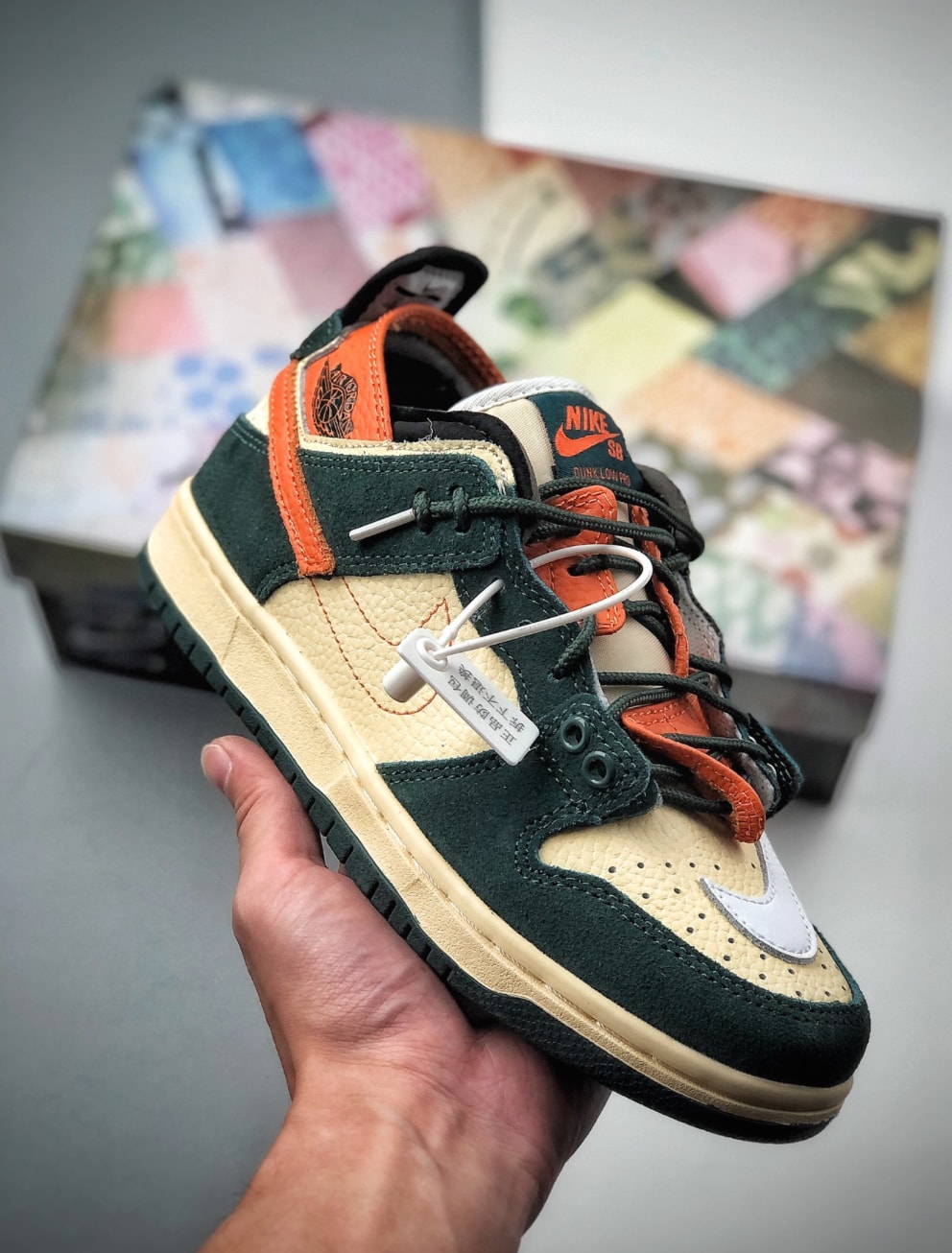 Nike SB Dunk Low Reconstructed Green Orange — vista principal