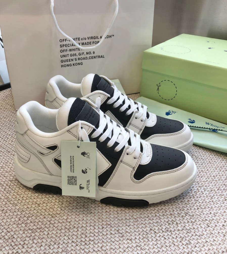 Off-White Out Of Office White / Black — vista principal