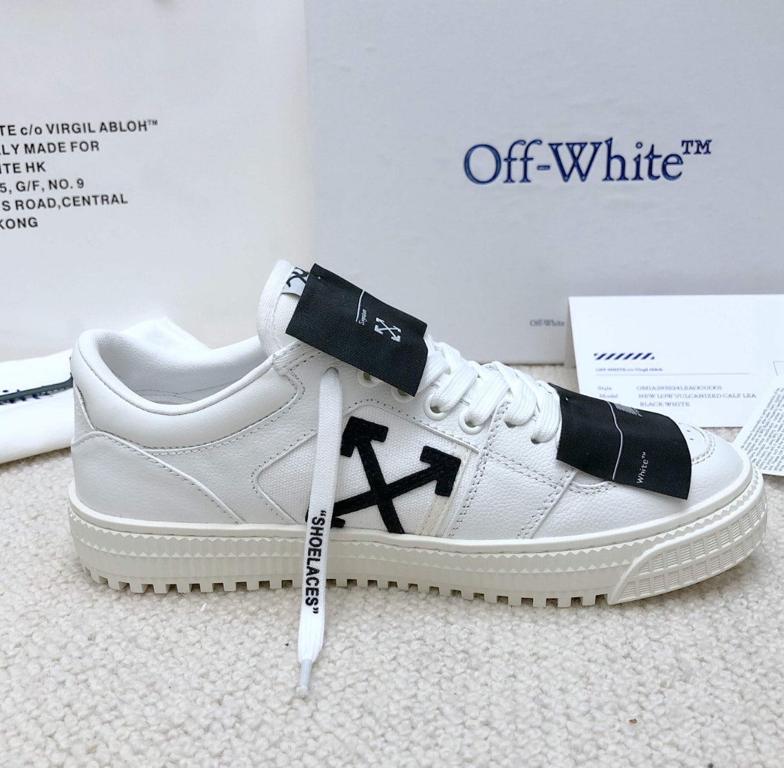 Off-White Vulcanized Low White / Black Arrow — vista principal