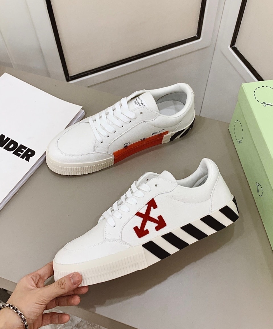 Off-White Vulcanized Low White / Red Arrow — vista principal