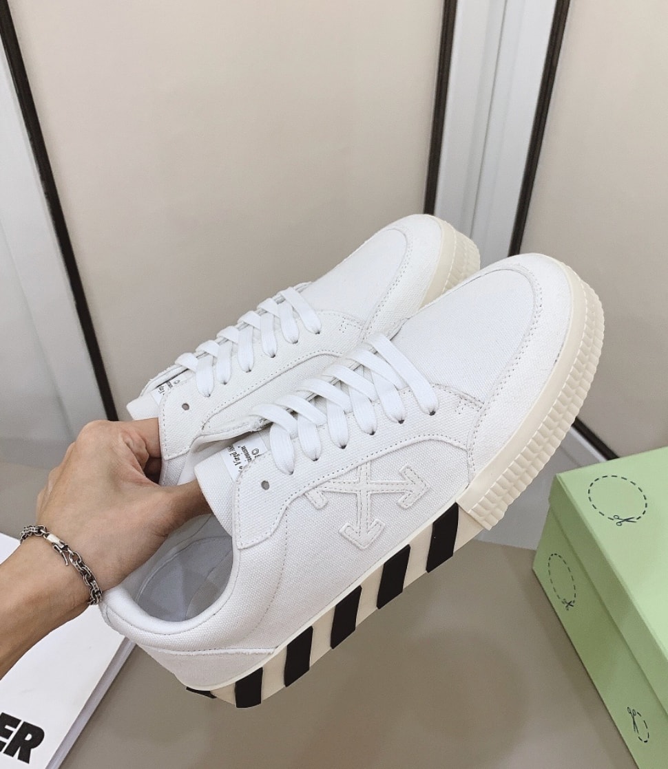 Off-White Vulcanized Low White / Tonal Arrow — vista principal