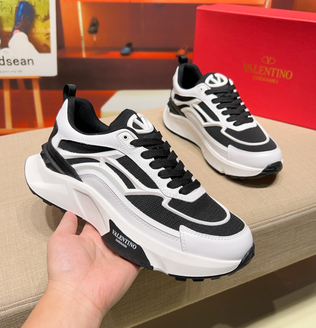 Valentino Mesh Chunky Runner Black White — vista principal