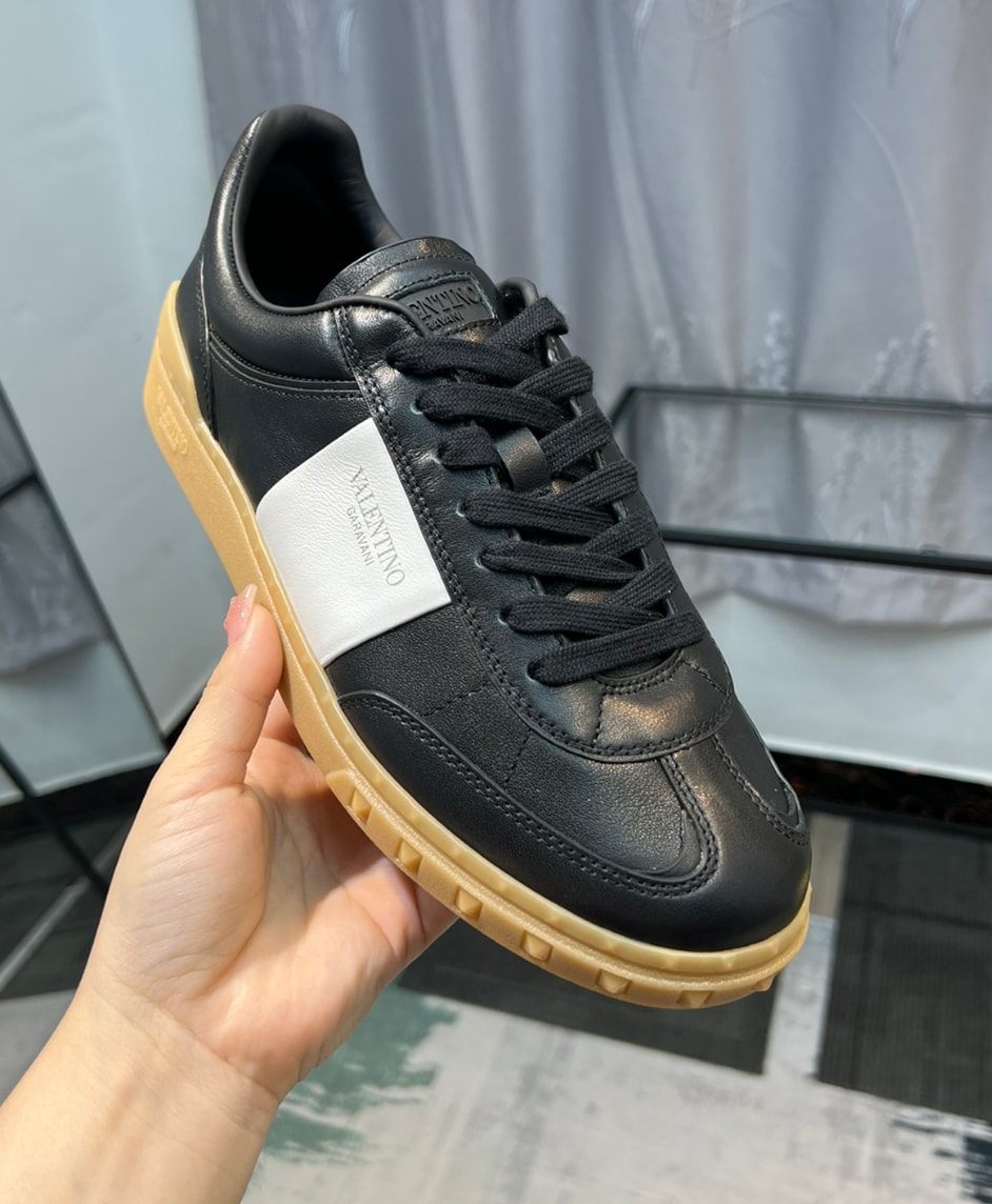 Valentino Upvillage Low-Top Black — vista principal