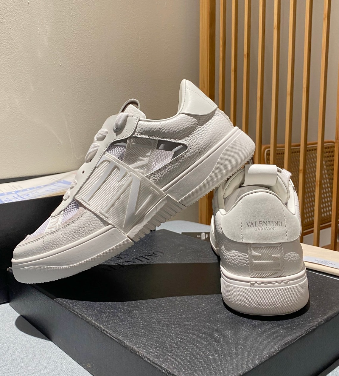 Valentino VL7N Low-Top White — vista principal