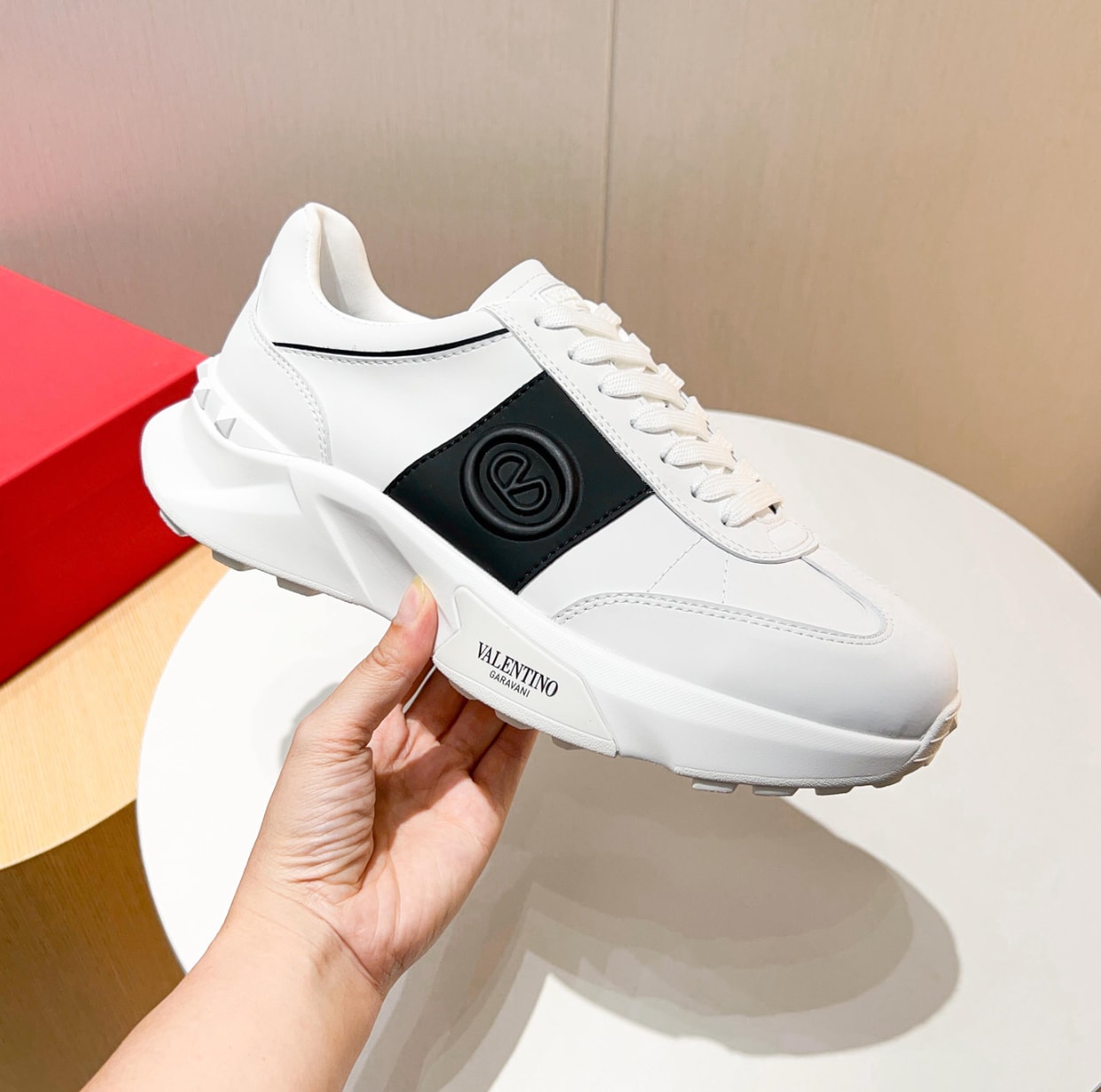 Valentino VLogo Runner White — vista principal