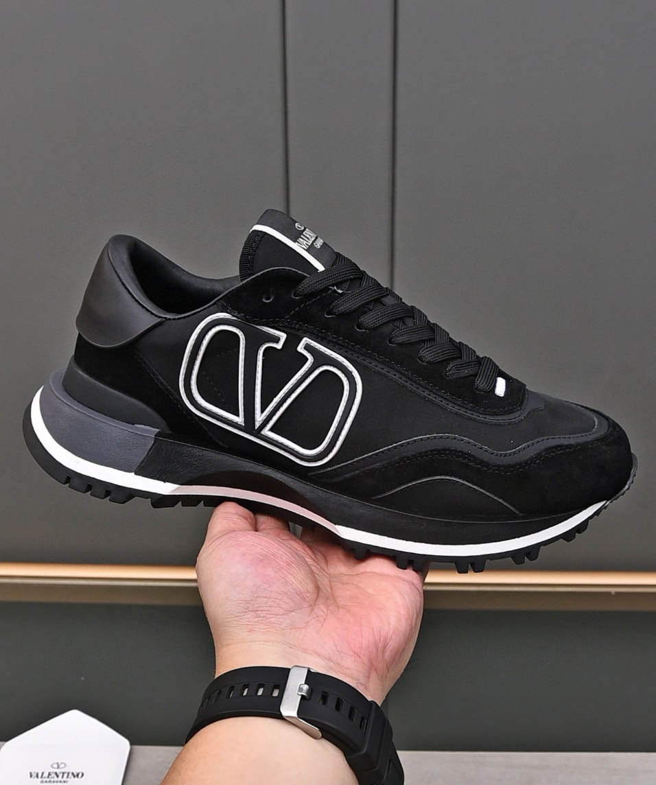 Valentino VLogo Signature Runner Black — vista principal