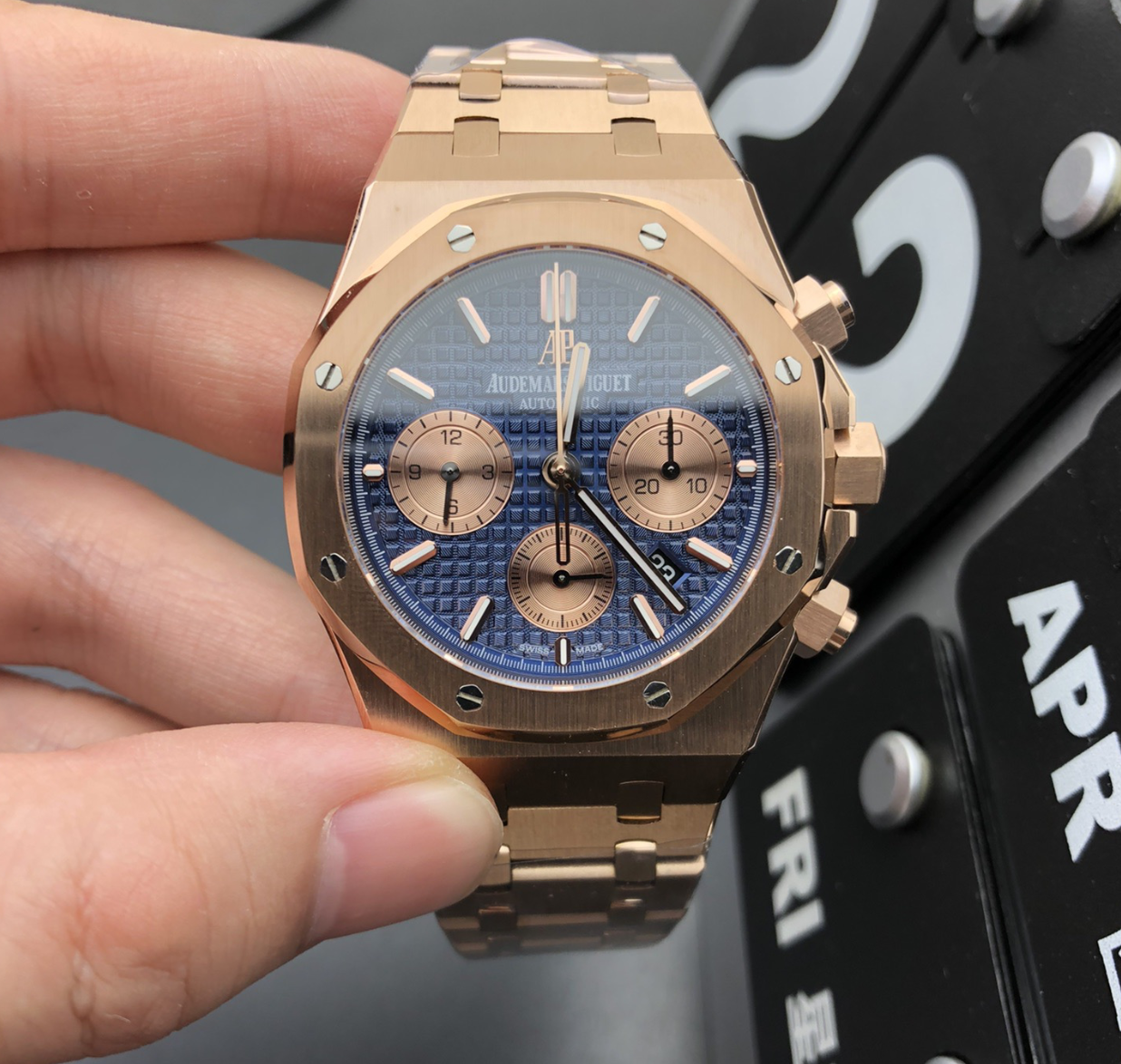 Audemars Piguet Royal Oak Chronograph Blue Dial Rose Gold 41mm — vista principal