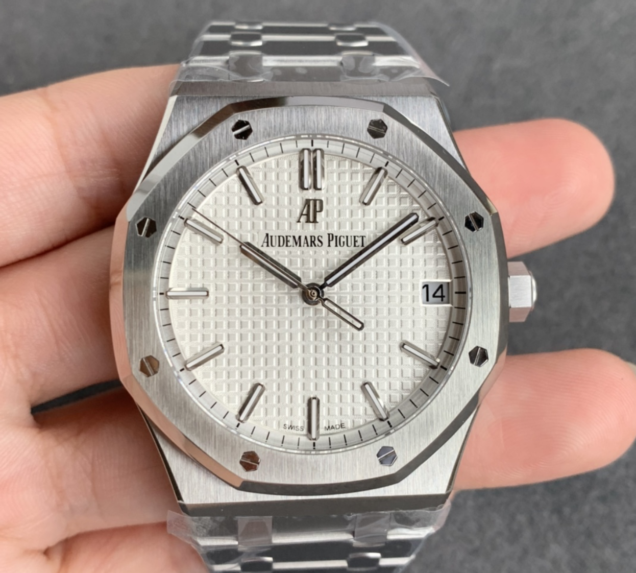 Audemars Piguet Royal Oak White Dial Steel 41mm — vista principal