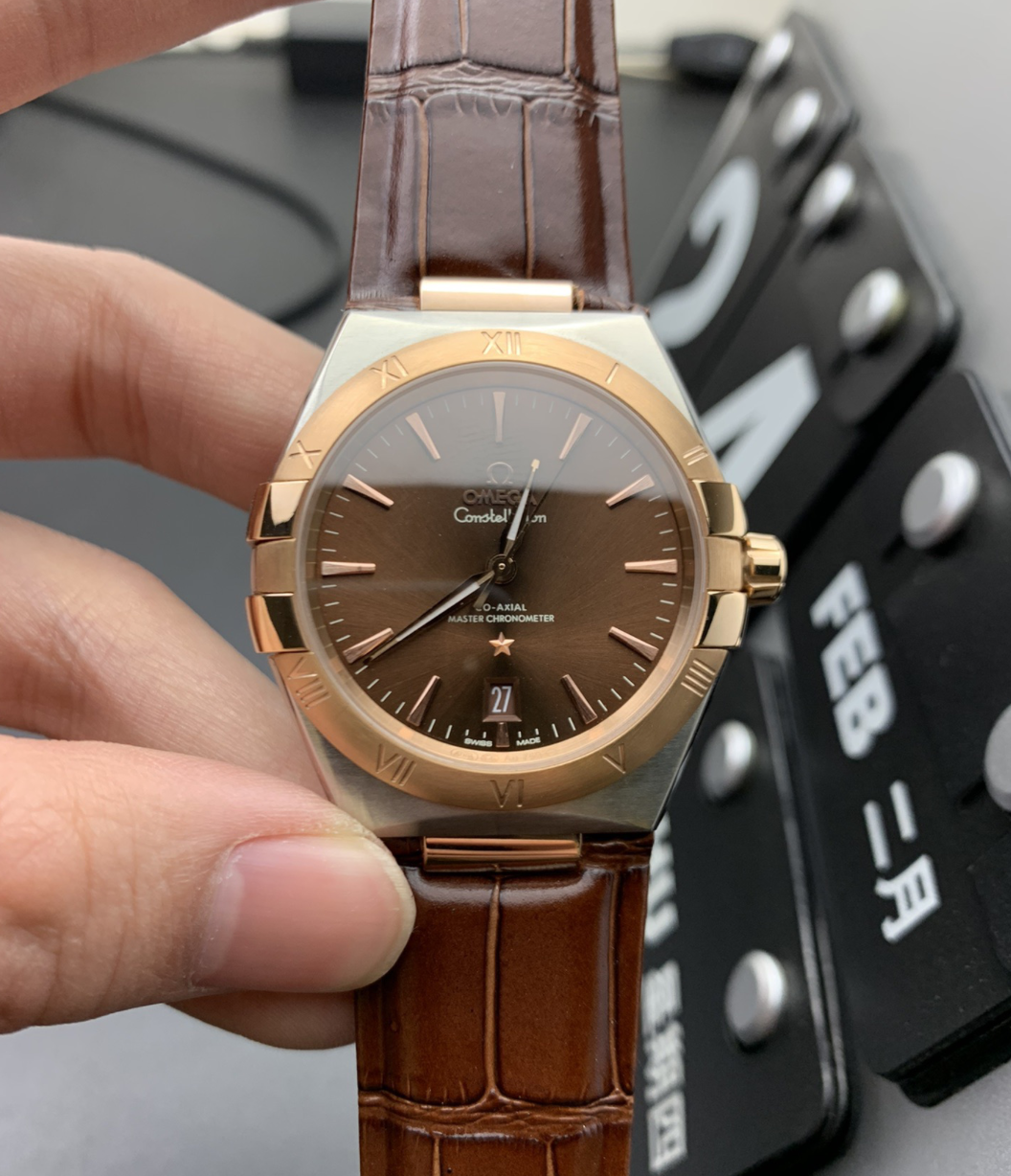 Omega Constellation Brown Dial Leather Two-Tone — vista principal