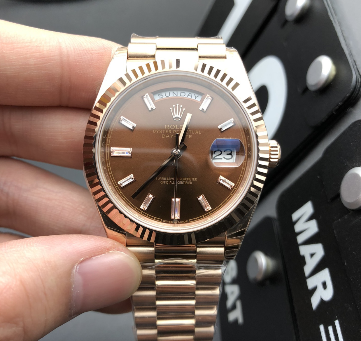 Rolex Day-Date Chocolate Dial Everose — vista principal