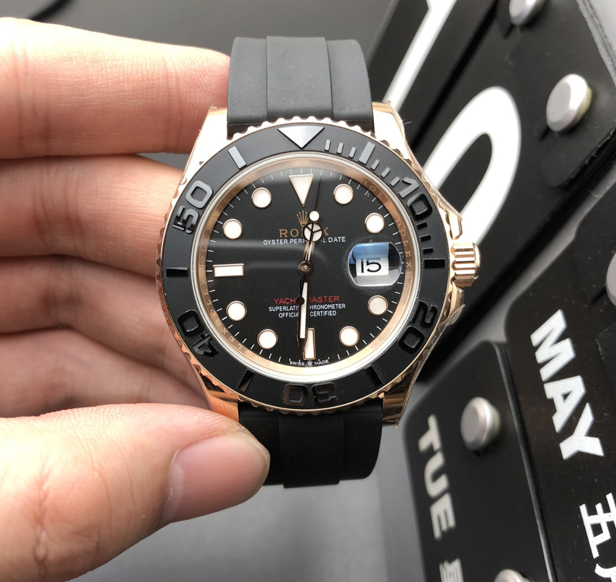 Rolex Yacht-Master 40 Everose Oysterflex — vista principal