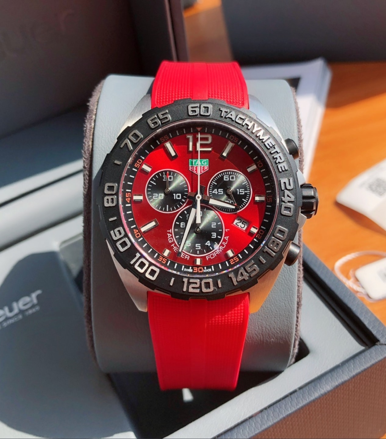TAG Heuer Formula 1 Chronograph Red — vista principal