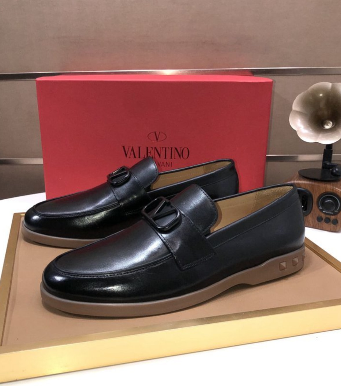 Valentino VLogo Loafer Black — vista principal
